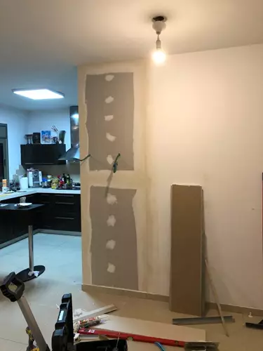 תהליך שיפוץ דירה בבניין